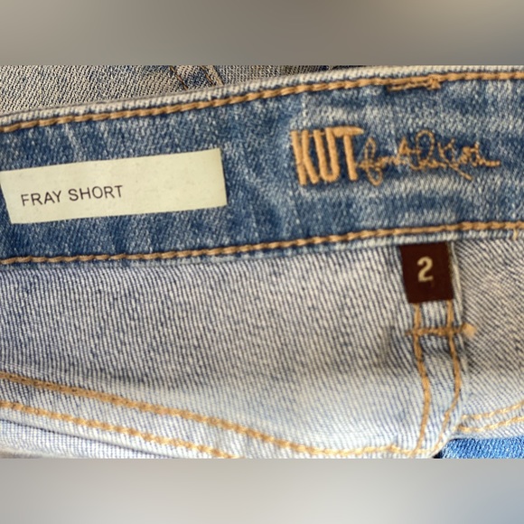 Kut from the kloth fray shorts size 2 - Picture 5 of 9